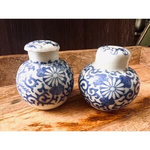 Vintage Chrysanthemum Japan Blue White Porcelain Salt & Pepper Shakers Floral